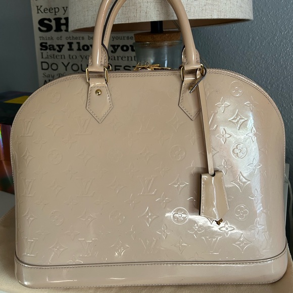 Authentic Louis Vuitton Alma Vernis Gm - Picture 1 of 16